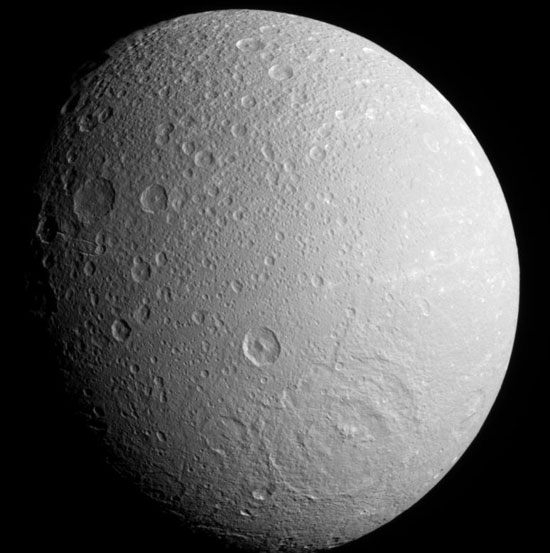 Saturn's satellites have air