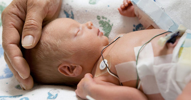 Science says: flute can help develop the brain of premature babies