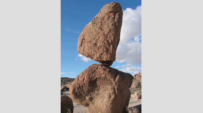 Scientific explanation of the phenomenon of stone overlap mysteriously