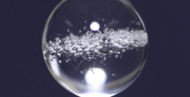 Scientists have demonstrated that it is possible to extract water into oxygen and hydrogen in the universe, while also creating breathing air and fuel for running ships.