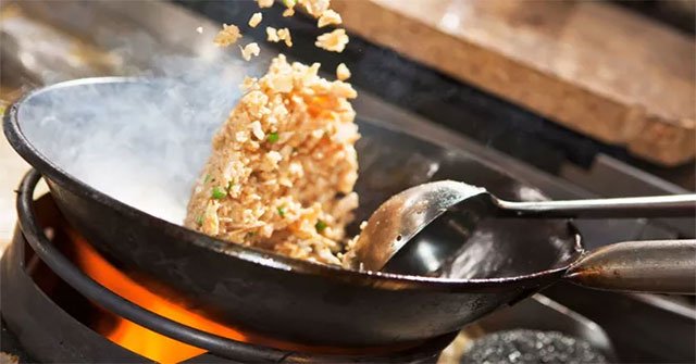 Scientists have shown how to shake the pan to roast rice as best as possible