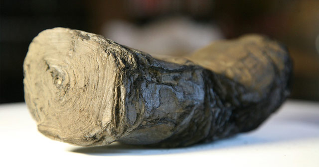 Scientists use light that is '10 billion times brighter' than the Sun to read a thousand-year-old scroll