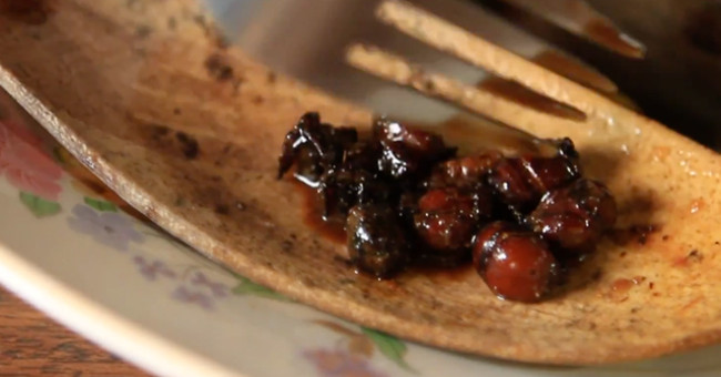 Secret of chili sauce made from giant 'ant' in Venezuela