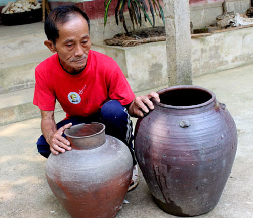 See 300-year-old antique pottery