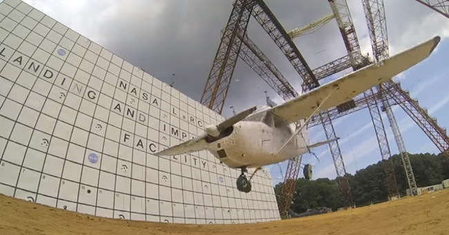 See NASA's terrifying landing aircraft experiment