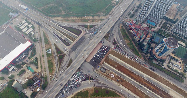 See the first 4-floor intersection in Vietnam after the underground passage