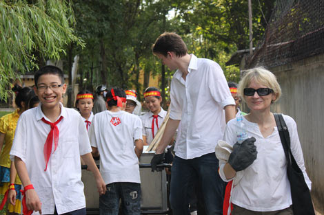 See the 'Mr. West' pick up trash in Hanoi
