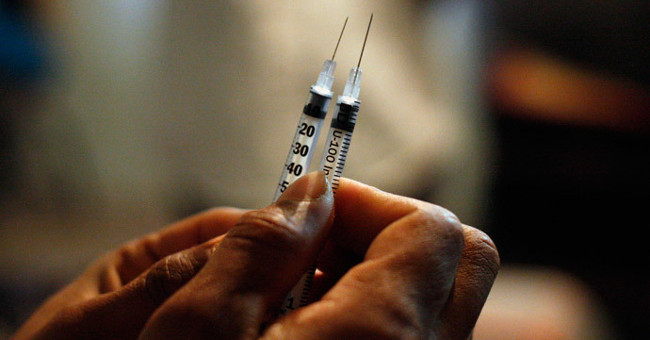 Self-resistant HIV cells - the most effective HIV treatment method ever