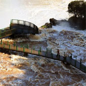 Severe floods in Brazil, 50,000 people have to evacuate urgently