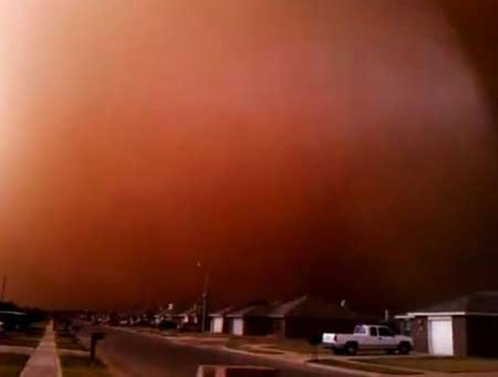 Severe sandstorm 'dyed red' the sky of Texas