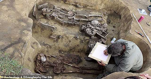 Shocking the 'bird' remains in 5,000 year old tombs