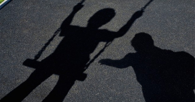 Signs that the child has been abused parents need to know