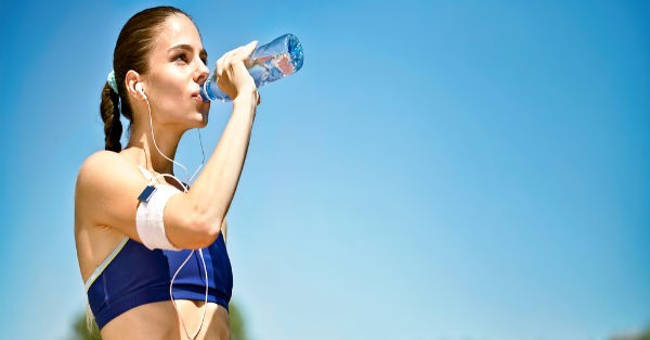 Simple ways to cool your body in hot days