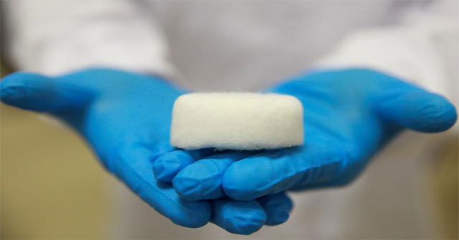 Singapore produces super light materials from plastic waste