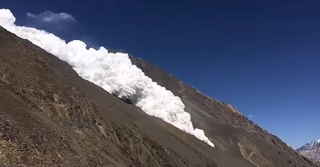 Skiing on top of the mountain over 7,400 meters in Pakistan