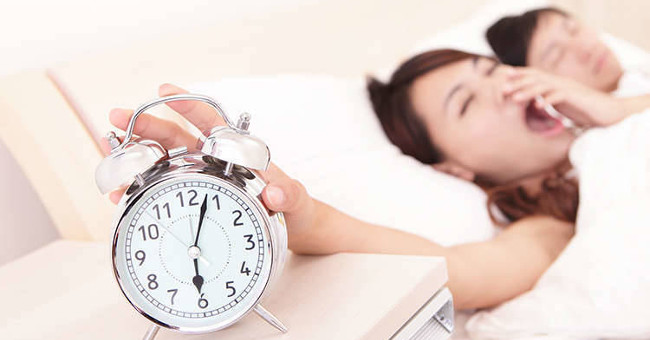 Sleep enough hours, wrong time still die early!