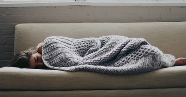 Sleep quality is also related to the thin thickness of the blanket you cover