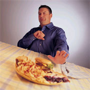 Sleeping immediately after eating easily causes heartburn
