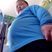 Small bowls and plates can help children avoid obesity
