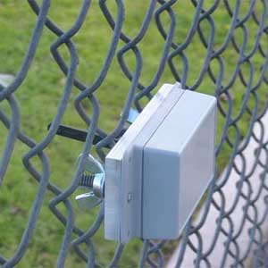 Smart fence identifies suspicious people