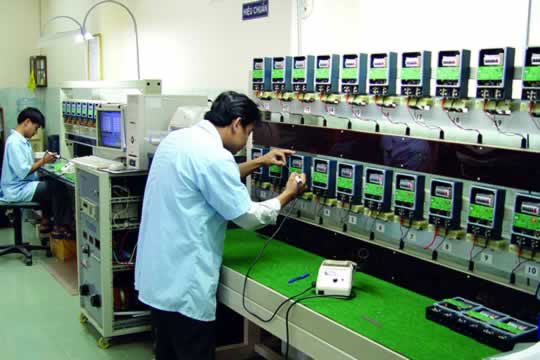 Smart RF electronic collectors prevent power losses