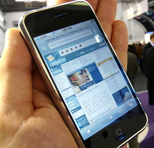 Smartphone makes you forgetful and rude?