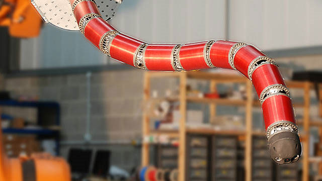 Snake machine nosing in nuclear power plant