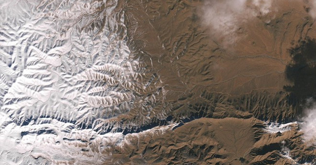 Snow falls in the Sahara desert from the universe