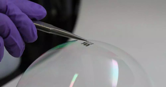 Solar cells are as light as soap bubbles