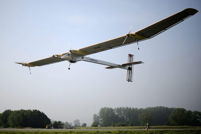 Solar plane transcontinental flight