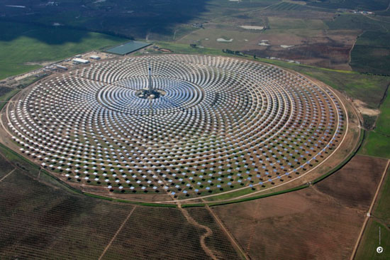 Solar power plant operates at night