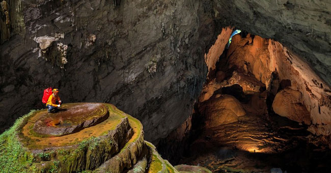 Son Doong Cave has a surreal beauty scene on earth