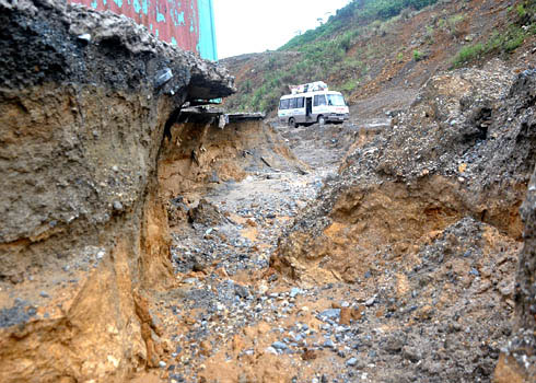 Song Tranh hydroelectricity 2 has many cracks