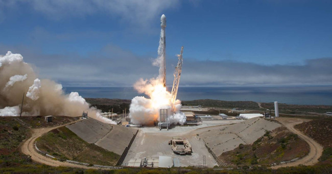 SpaceX brought two satellites to monitor the Earth's water level on the universe