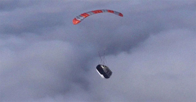 SpaceX finally succeeded in catching the spaceship nose with a floating net in the middle of the sea
