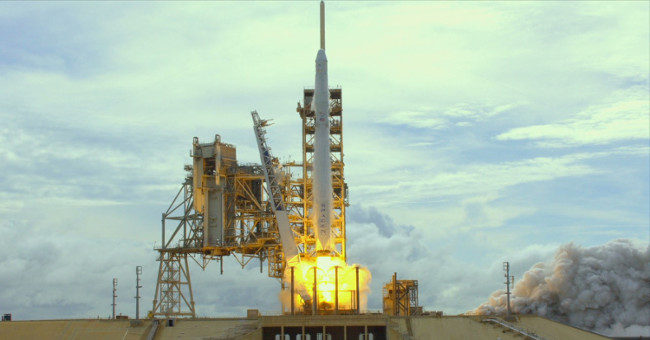 SpaceX has just made history: Successfully launched a Dragon transport recycling ship