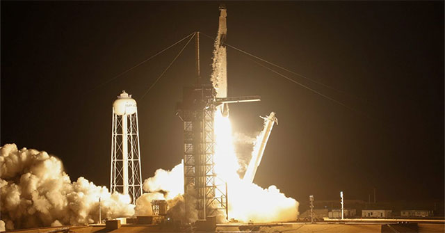 SpaceX launches cargo ships to ISS