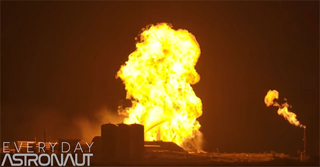SpaceX's test missile caught fire on the launch pad