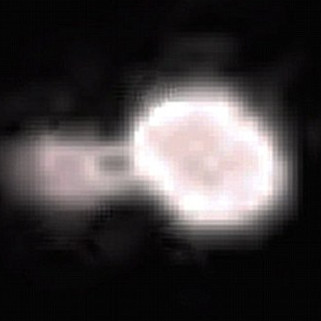 Specialist in front of mysterious UFO in New York