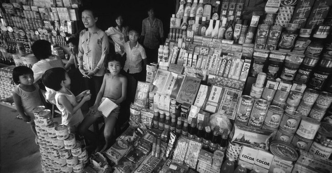 Stake of sidewalk in Vietnam in the 1980s (Part 2)