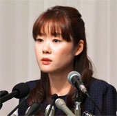 Stem cell scandal, Japanese scientist resigns