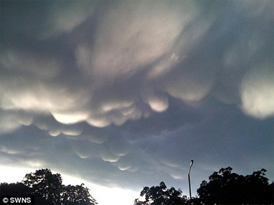 Strange bubble cloud in the English sky