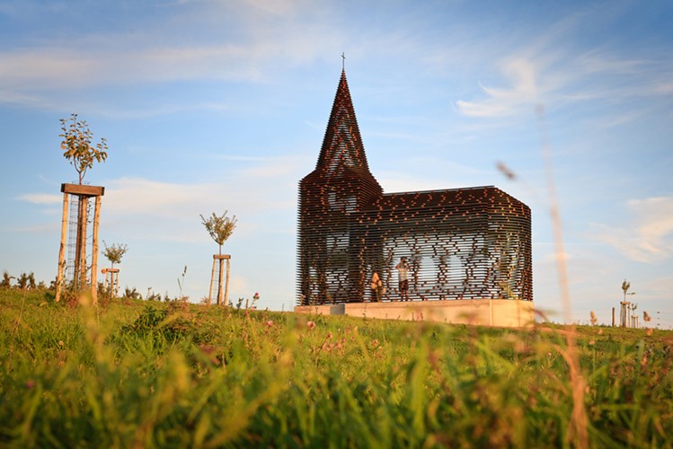 Strange church has the ability to 'disappear'