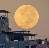 Strange facts about Super Moon