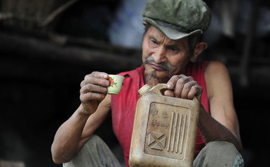 Strange men drink gasoline for 42 years to heal themselves