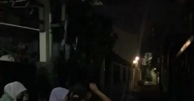 Strange phenomenon: rain pouring down only one house!