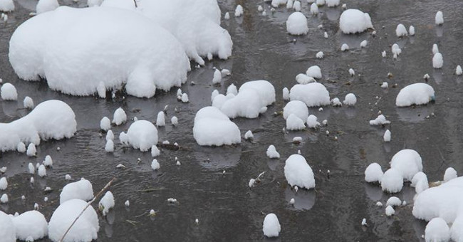 Strange stream in China: The temperature is -43.5 degrees Celsius, the water is still not frozen