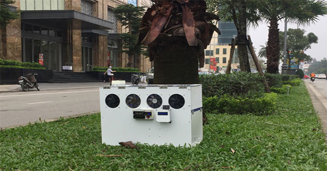 Street air purifier of students: Just block fine dust, just make billboards