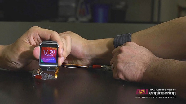 Stretchable battery for wearable devices