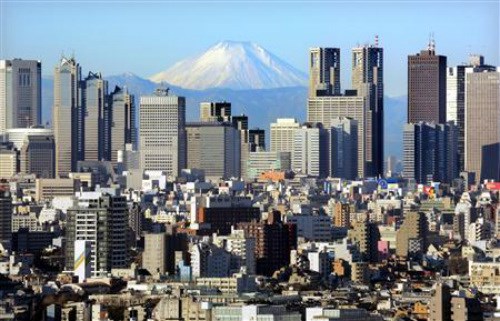 Strong earthquake in Japan, tram stops